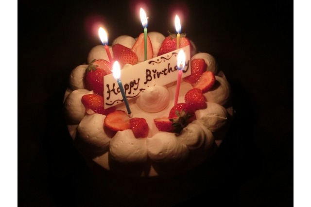 T-岡田、チームメイトに誕生日を祝福されるも…「これはやりすぎやろ」 画像