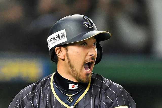 ひさびさ！新井貴浩と菊池涼介の“兄弟”2ショット披露にファン歓喜 画像