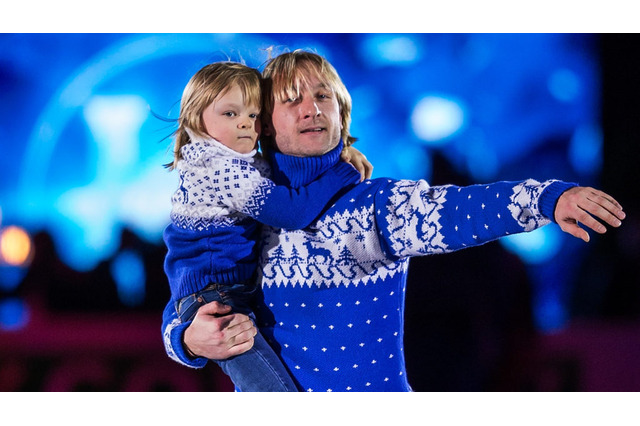 プルシェンコ一家が華麗にスキー！6歳とは思えないサーシャくんの滑りに驚き 画像