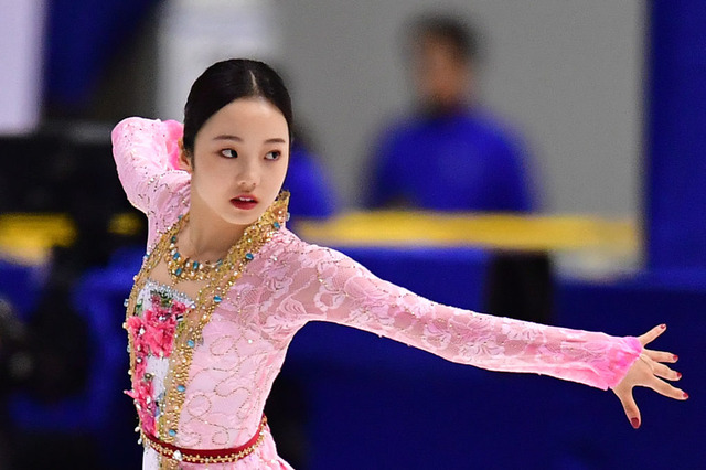 本田真凜、青森山田高校の制服姿をインスタグラム初披露! 画像