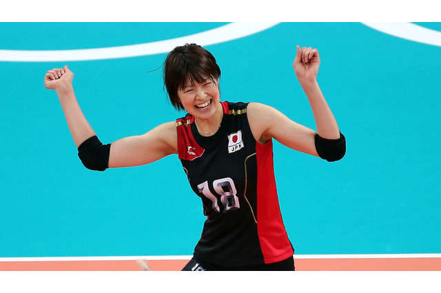 木村沙織、狩野舞子らがUSJで宙に浮かぶ！？躍動感溢れすぎな写真を公開 画像