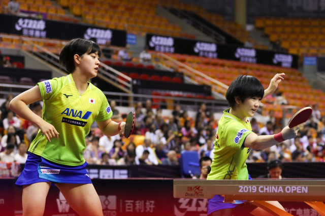 木原美悠・長﨑美柚が世界女王ペアに逆転勝利　劣勢も“笑顔”で跳ね返す 画像