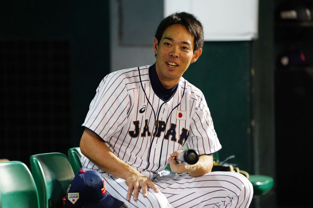 秋山翔吾がレッズと正式契約 「チームを補完してくれる存在」 画像