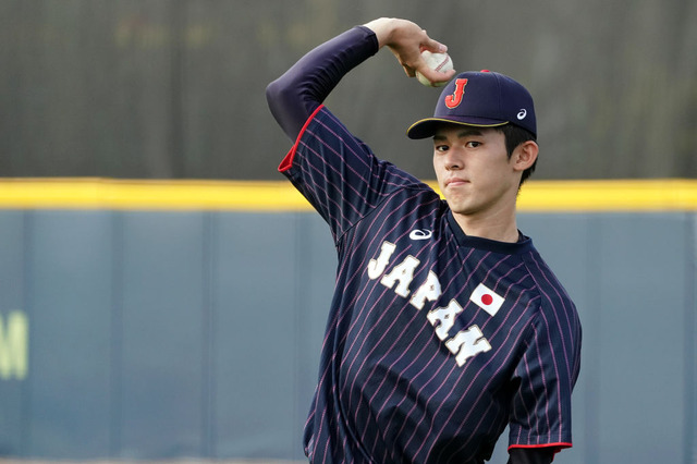 佐々木朗希、高校のチームメイトからのサプライズ　ロッテの新人選手たちが入寮 画像