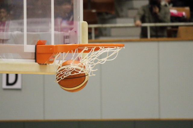 河村勇輝がBリーグ最年少出場　デビュー戦での「ユウキ対決」も実現 画像
