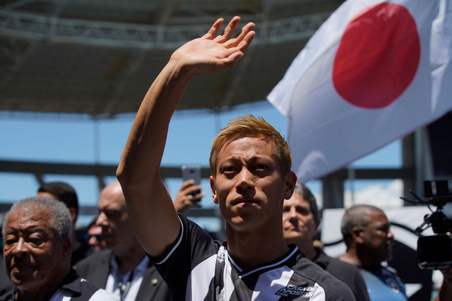 本田圭佑、移籍決定のボタフォゴファンの歓迎に「これまでに見たことのない光景」 画像