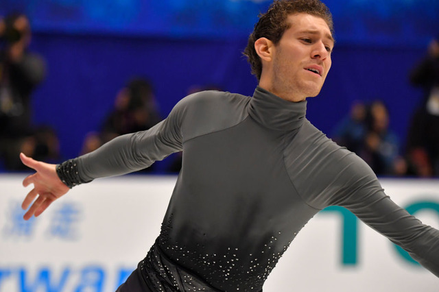 ジェイソン・ブラウンはローラースケートで縄跳び　アスリートによるトレーニング企画 画像