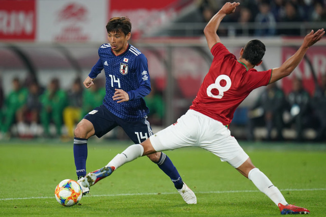乾貴士、息子とのサッカーバレーが「さすがに上手い！」 画像