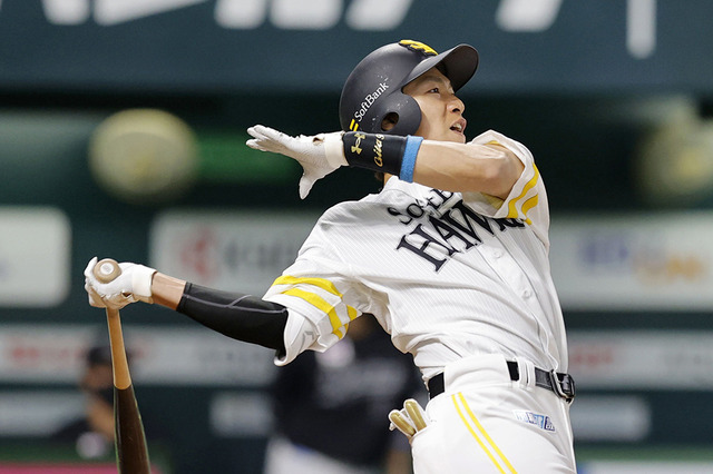 【プロ野球/打のキーマン】HR量産体勢のSB柳田悠岐、連日の一発を期待したくなる西武・今井との対戦スタッツ 画像
