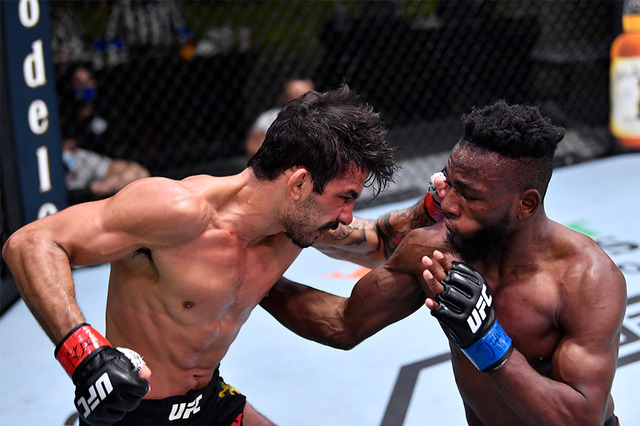【格闘技】マネル・ケイプ、UFCデビュー戦は判定負け　海外メディアが指摘した敗因とは 画像