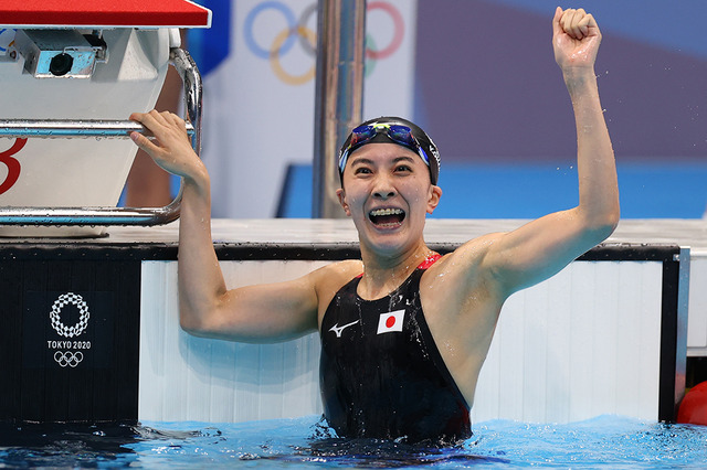 【東京五輪／競泳女子】大橋悠衣、400メートル個人メドレーで金メダル　猛追振り切り「自分を信じて泳いだ」 画像