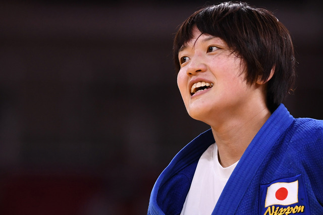 【東京五輪／柔道】女子柔道70キロ級、新井千鶴が金メダルを獲得「1本を取る気持ちでいった」 画像