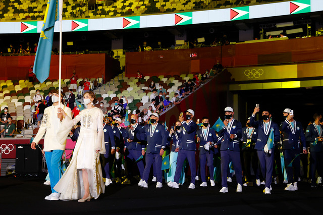 【東京五輪】カザフスタンが“お姫様旗手”の舞台裏動画を公開「私達の美しい旗手がお好きなんでしょう？」 画像