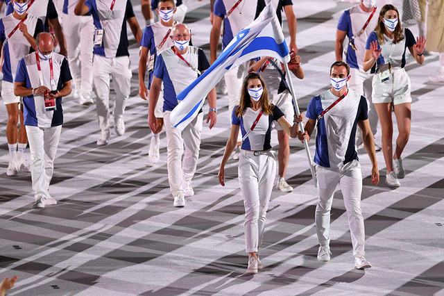 【東京五輪】イスラエルやカザフスタンの“美人旗手”にSNSで脚光　凛とした佇まいに「二度見した」 画像
