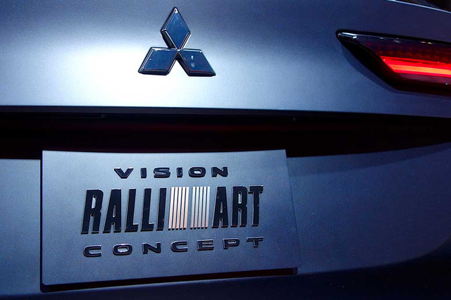 【モータースポーツ】「パリダカの三菱」が復活か 東京オートサロン2022で『VISION RALLIART CONCEPT』お披露目 画像