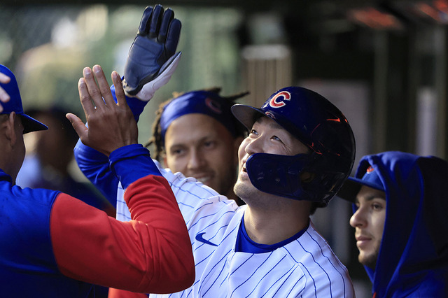 【MLB】鈴木誠也、強肩発動しメジャー初捕殺 アウトになった122キロの巨漢選手には「ピアノを背負っているのか」と厳しい声 画像