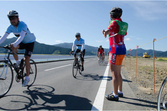 【ツール・ド・東北14】パンクしても心強い味方!ボランティアスタッフが参加者の走行をサポート 画像
