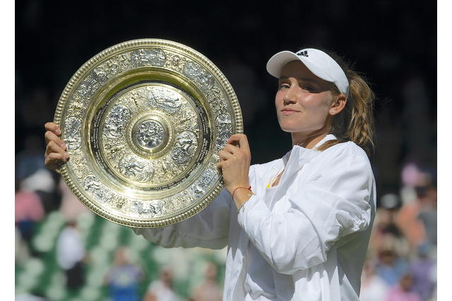 【ウインブルドン】初制覇のエレナ・リバキナ　世界2位を攻略した23歳の真価 画像