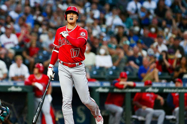 【MLB】大谷翔平、2年連続シーズン100安打達成も相手投手との交錯に地元メディア「かなり悪いニュース」 画像