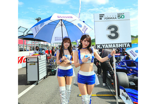 【スーパーフォーミュラ】第8戦を彩ったレースクイーンたち コロナ禍からの晴天の下に花開く 画像