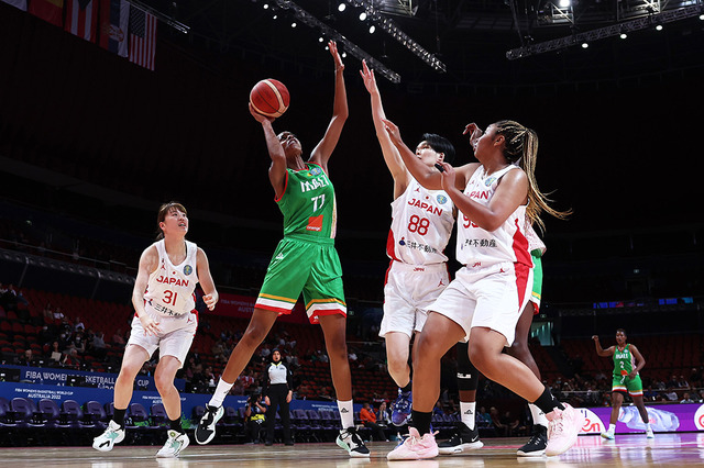 【W杯】五輪銀メダル女子代表、初戦快勝も「理想的なゲームではなかった」と恩塚亨HC 画像