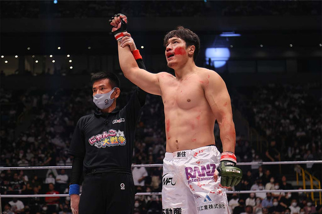 【RIZIN.38】シビサイ頌真、一本勝ちも「正直焦りはあった」 試合中の鼻血は「生まれて初めて」 画像