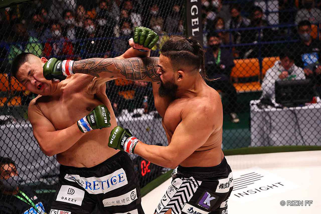 【RIZIN】「大晦日RIZINで戦いたい」カルリ・ギブレイン、貴賢神を1R“完勝”で初白星 パンチ連打とヒジで鮮烈TKO 画像