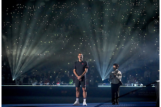ロジャー・フェデラー、3年ぶり来日でユニクロ・イベントに登場　ジュニア指導に 「ここから日本の次世代が出てほしい」と声援 画像