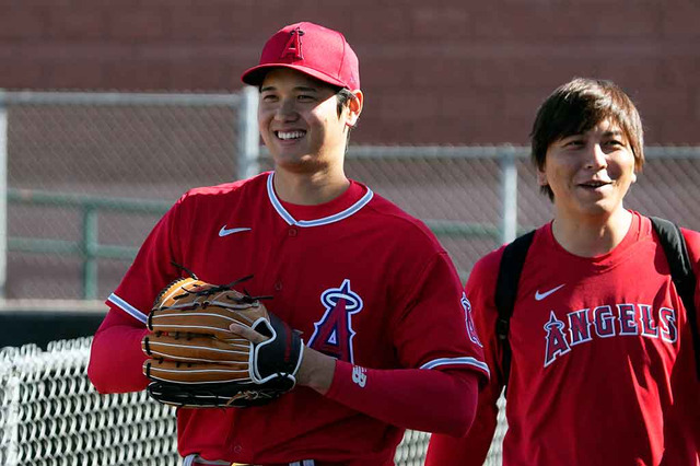 【MLB】大谷翔平が練習前に記者会見「このチームで優勝したい」　去就無回答には現地メディアもやきもき 画像