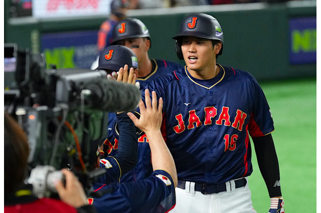 【WBC】え? 大谷翔平が牧秀悟へ特別に“デスターシャ” 披露 初回3ラン後にパフォーマンス 画像
