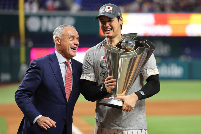 【WBC】世界一奪還　大谷翔平、優勝トロフィーに「本当に重い」を連発 画像