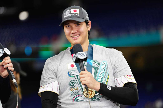 【スポーツビジネス】WBC表彰式での記念Tシャツに見た優勝セレモニーのユニフォーム露出問題 画像
