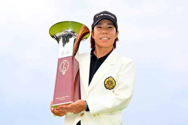 【女子ゴルフ】穴井詩がプレーオフを制し4年振りの4勝目　2位にささきしょうこ　ヤマハレディース最終日 画像