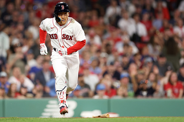 【MLB】吉田正尚、メジャー初フェン直先制三塁打に実況も「今の打球は煙が出ていた」と驚き 画像