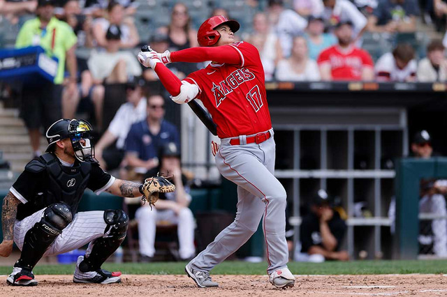 【MLB】大谷翔平、2打席連続の14・15号弾でキング争い2位浮上　140メートル“トラウタニ”弾に米メディアも大興奮 画像