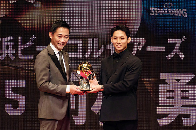 【Bリーグ】個人最高の栄誉を手にしより一層“河村勇輝の1年”の色を濃くしたMVP アワードの課題も… 画像