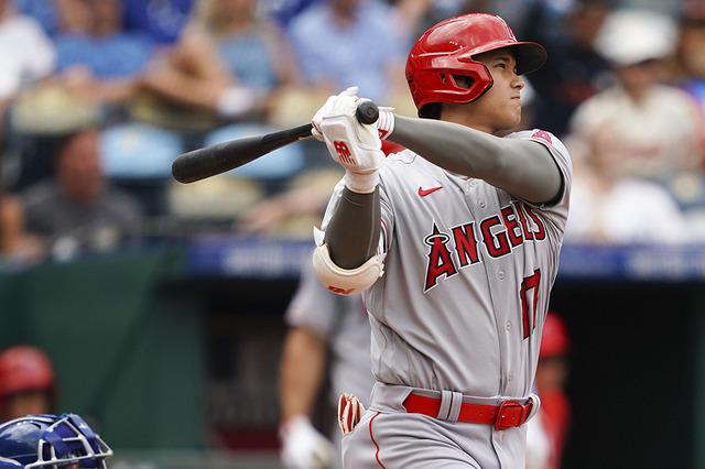 【MLB】大谷翔平、サイ・ヤング賞右腕からの2戦連発24号は188キロ“高速弾”　「信じられない」と絶賛の嵐、10戦8発でキング独走 画像