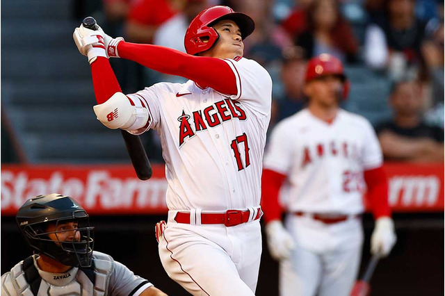 【MLB】大谷翔平、3試合ぶり同点26号は新ライバルを突き放す“確信歩き”136メートル特大弾 実況は「非現実的」と大興奮 画像