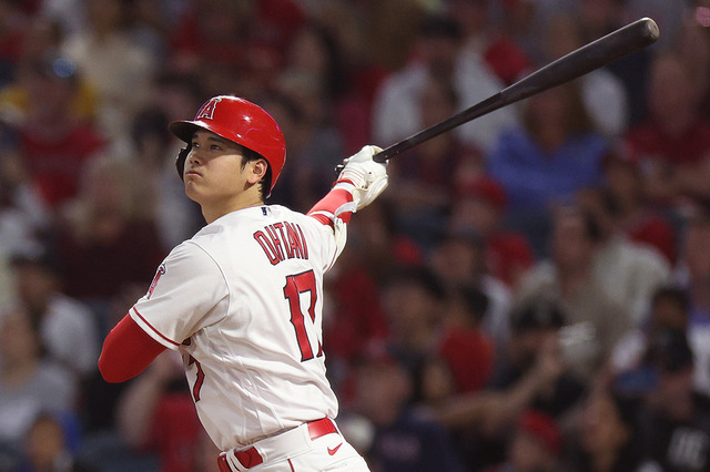 【MLB】大谷翔平、先制27号・決勝28号と3安打大暴れ 7回途中10奪三振の快投で今季7勝目 「もっと声援を」とおねだりも 画像