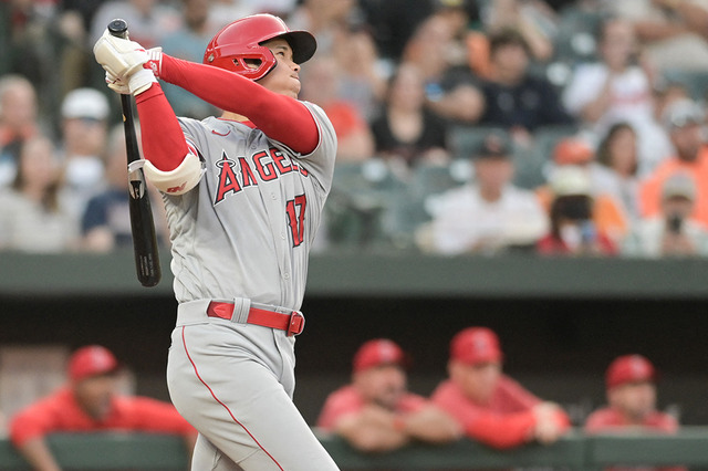 【MLB】大谷翔平、“月間MVP”対決も2四球で敵地ブーイング トラウト負傷交代で暗雲…エ軍は敗戦 画像