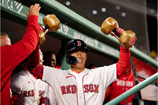 【MLB】“7月打率5割”の吉田正尚、タイムリー内野安打で5試合連続マルチ達成　打率.312でリーグトップに8厘差 画像