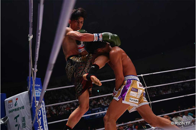 【RIZIN.43】梅野源治、“ザク梅”も……ヒジに合わせた“飛びヒザ蹴り”で失神KO　2RTKO勝ちの鈴木宙樹「千裕に負けないくらい活躍する」 画像