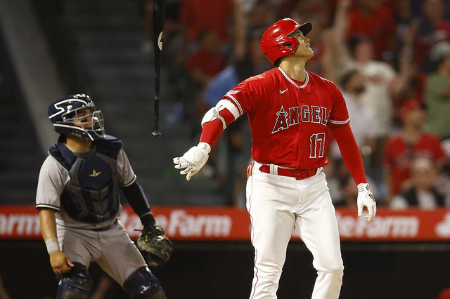 【MLB】大谷翔平、3戦連発第35号同点2ランの「英雄的」バットフリップが中継局でもデータサイトでも超話題に 画像