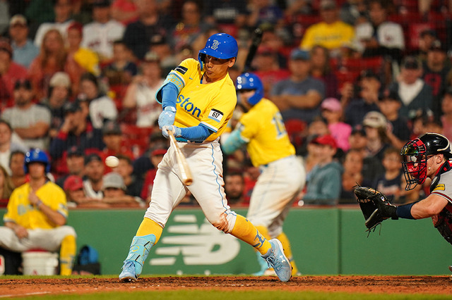 【MLB】吉田正尚、右翼への162キロ第12号ライナー弾含む猛打賞で打率.320浮上　白熱の首位打者争い展開 画像