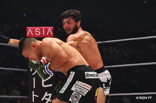 【超RIZIN2】トフィック・ムサエフが衝撃のハンマーフックで“ゴリラ狩り”　「また日本に戻ってきてこれて嬉しい」　 画像