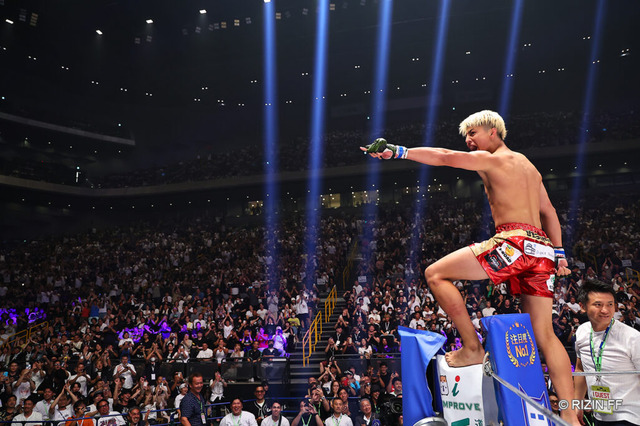 【超RIZIN2】鈴木千裕、Bellator現王者に“衝撃の”1RKO勝ち　パトリシオは意識朦朧「まさにジャイアントキリング」 画像