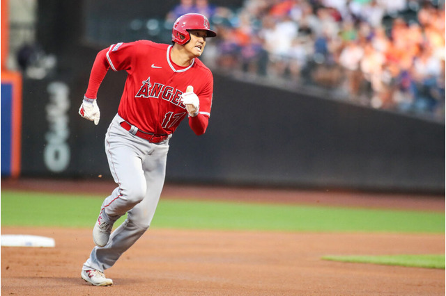 【MLB】「走る走る走る」大谷翔平、二塁打→“リスタート”先制ホーム→三塁打→二盗→三盗とダイヤモンドを駆け回る 画像