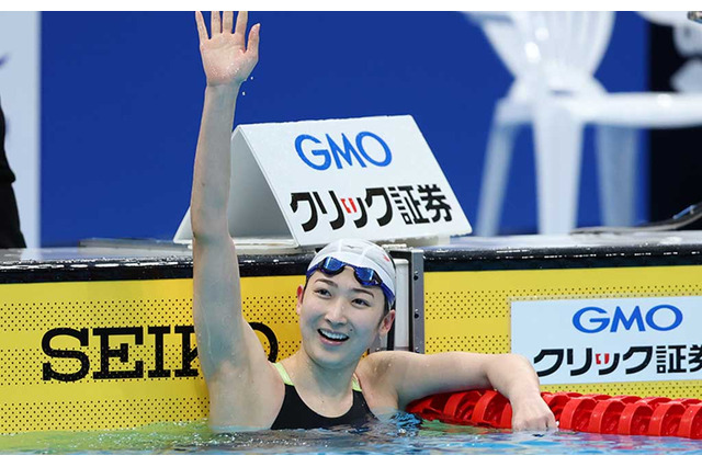 「リカコに泣かないでと言った」池江璃花子、銅メダルで有終の美 ライバル中国エースとの“涙の抱擁”が話題 画像