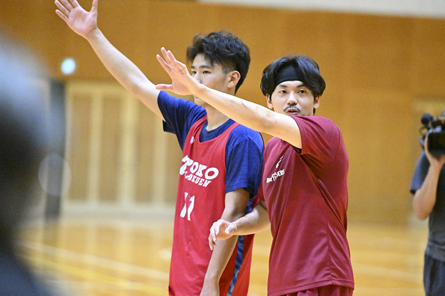 元バスケ日本代表主将が伝えたメンタルの重要性　“サプライズ訪問”の篠山竜青が熱血指導「ウィンターカップで輝いて」 画像