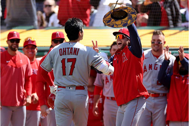 【MLB】「容赦なく相手に攻撃」と大谷翔平、マイク・トラウトのアベック弾にネビン監督ご満悦 画像